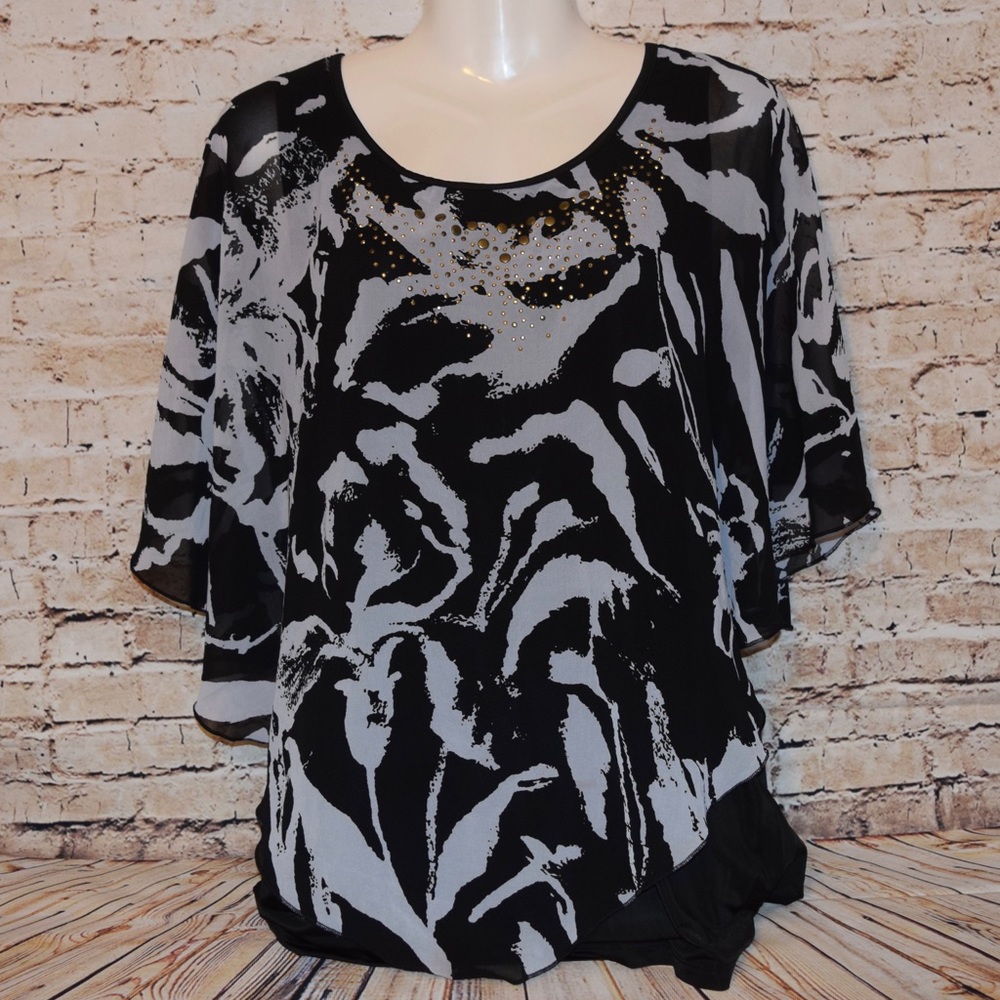 Super cute zebra blouse! 5/25